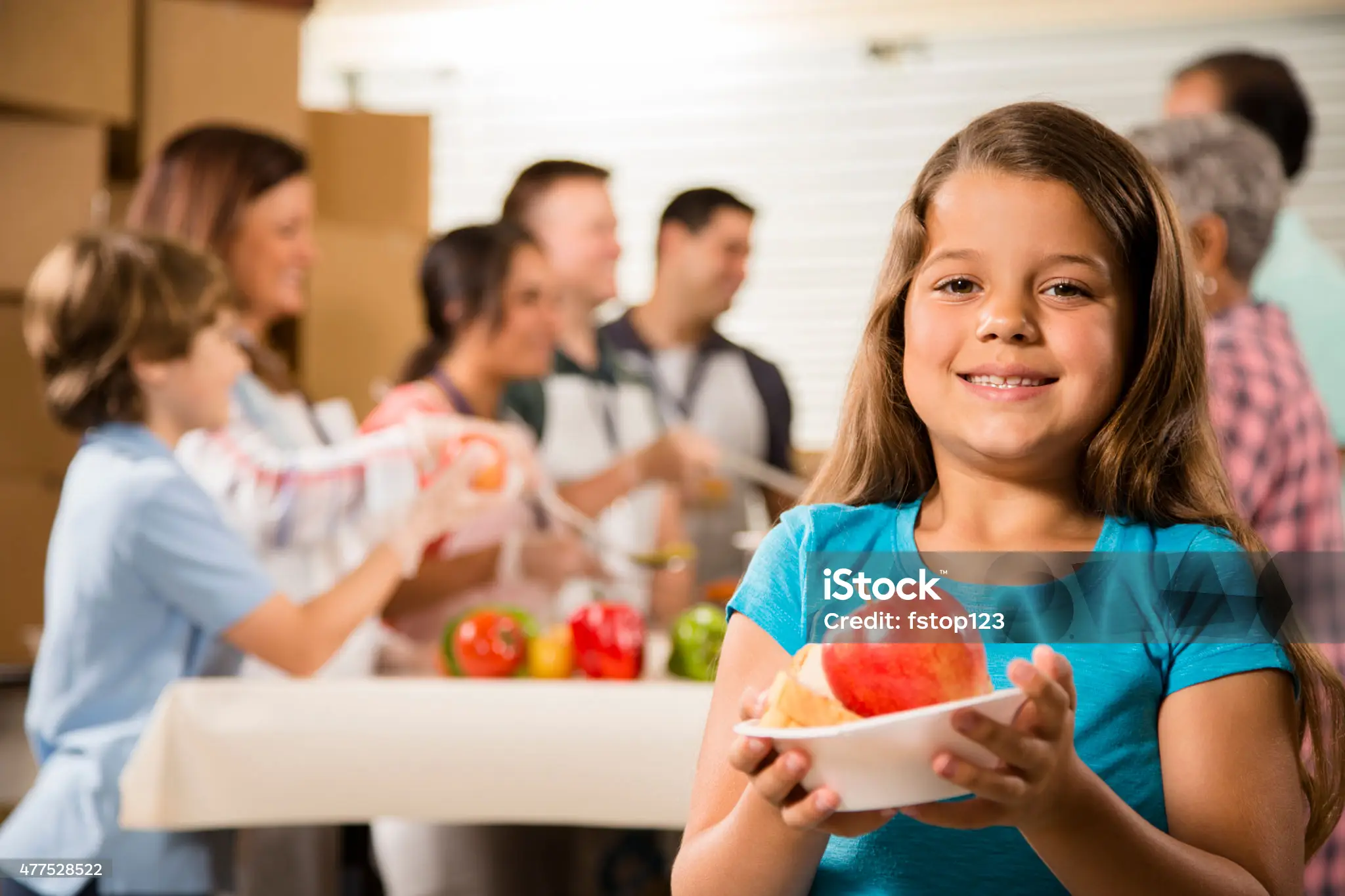 Back to School Backpack Giveaway / توزیع کوله‌پشتی به مناسبت بازگشت به مدرسه